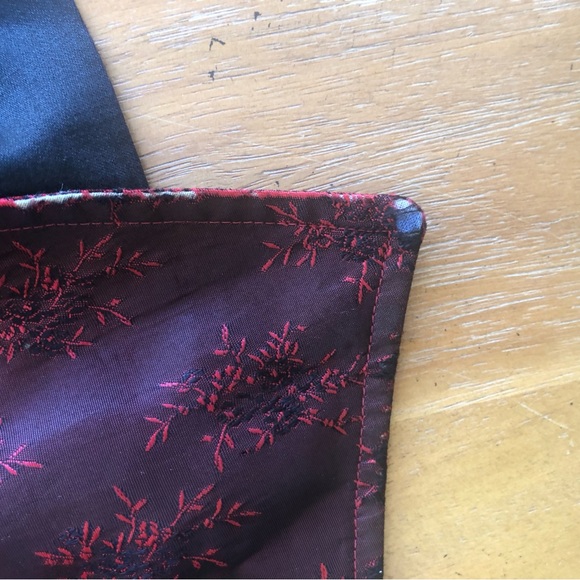 Vintage Western Vest Asian Red Black Floral Embroidered Silk Satin Gold Buttons - Picture 6 of 16